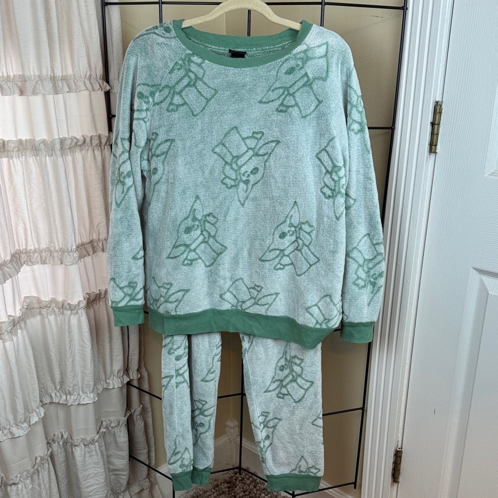 Star Wars Pajama Set Women Jogger Lounge Soft Fleece Baby Yoda Size S